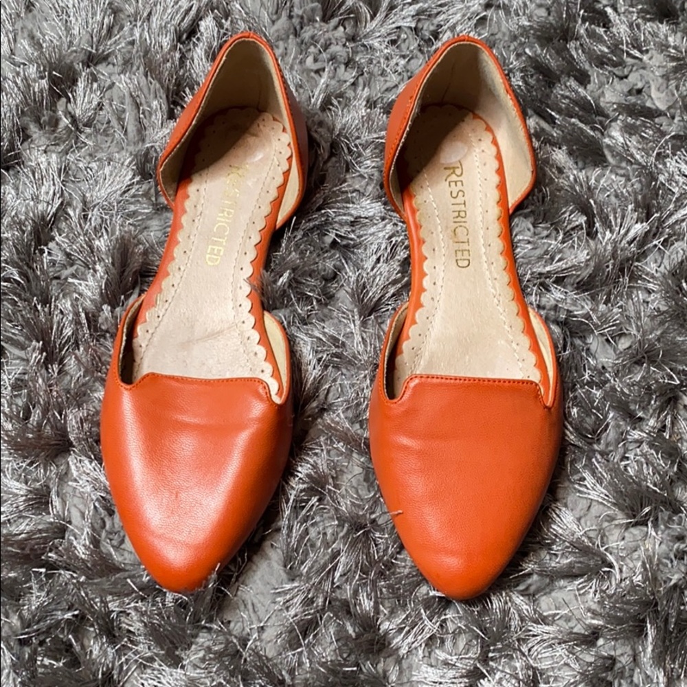 Restricted leather flats